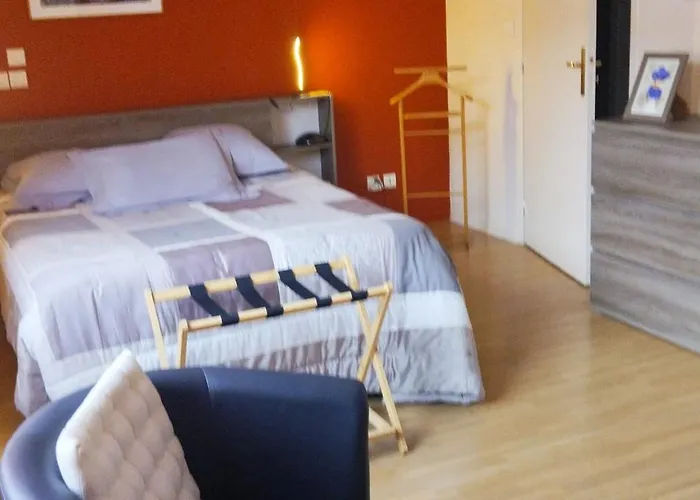 Chambre 20 M2 S De B Wc Prives Terrasse Garage